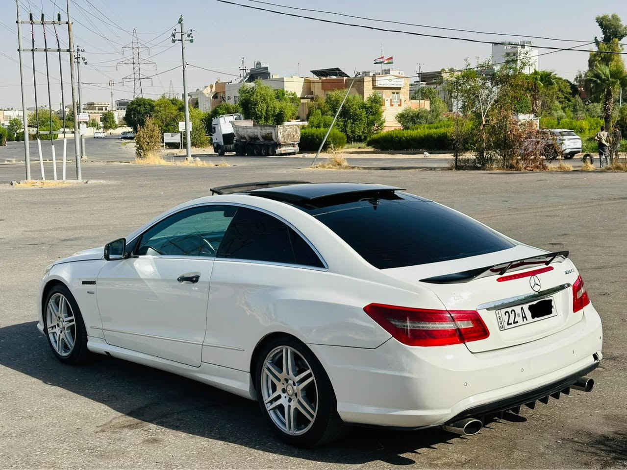 سلاو كرياري خوشةويست سةيارةكة بؤ فروشتن و گورينةوةية 

موديل ٢٠١٢
گير مةكينة بةشةرتة 
سةيارةكة فول مواسةفاتي شةريكةي هةوليرة
پانوراما 
رادار 
حةساسي پيش و پشت 
لايت موتةحةريكة واتة لايتي زيرةك 
مةكينة ٢٠ پاوةر تؤربو بةشةرت 
سةنةوي رةقةم هةموو شتيكي نوية 
تاية و ويلةكاني نوية تازة گوردراوة AMG
كوشينةكاني نةدراوة سپورتة 
كارةباياتي بةشةرتة 
ئاوينة كارةباي دةنوشتيتةوة 
برانةوة غةرگان بةشةرتة 
٢ جاملغي دواوة بوياغة لةگةل بستيك جاملغي پيشةوة ارباگي تةقيوة شانسي بةتانة نيةتي 
نرخةكةي ١١٨ وةرةقة مةجالةكي برايانة 
*********** Singapore
