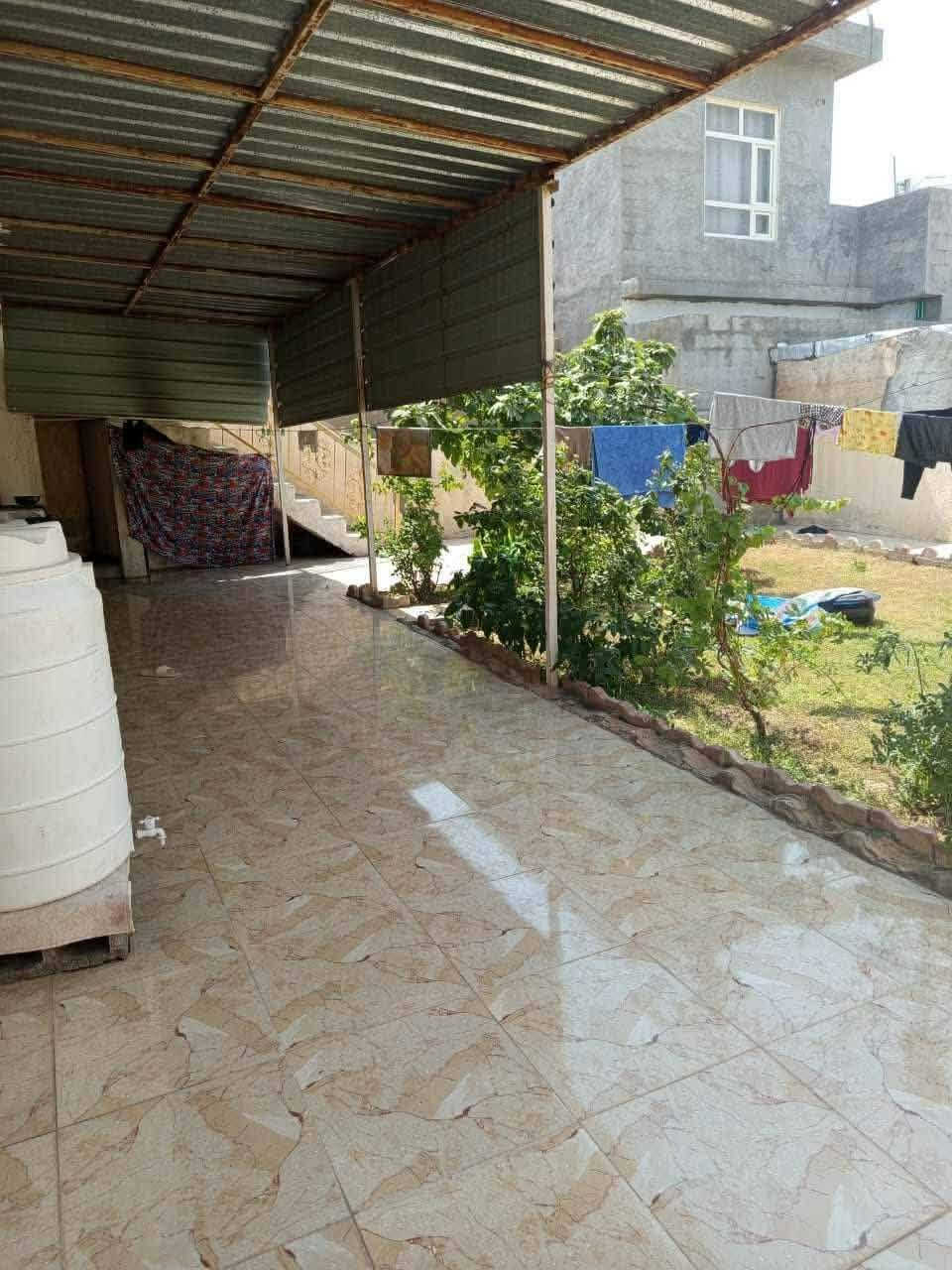 سلام عليكم - بيع سريع 
دار 🏠 للبيع في ديالى - خانقين - منقطه - ملك شاه 

نوع عقار : زراعي 
المساحة: 315م
البيت متكون من 
غرفتين نوم 
استقبال 
هول 
مظبخ
حمام- تواليت 
كراج كبير 
حديقه كبير 
----------------
الدار 🏠 فول مواصفات كاشي من بيت لحد باب حوش 
بسعر مناسب 
للاستفسار :*********** أو راسل خاص
