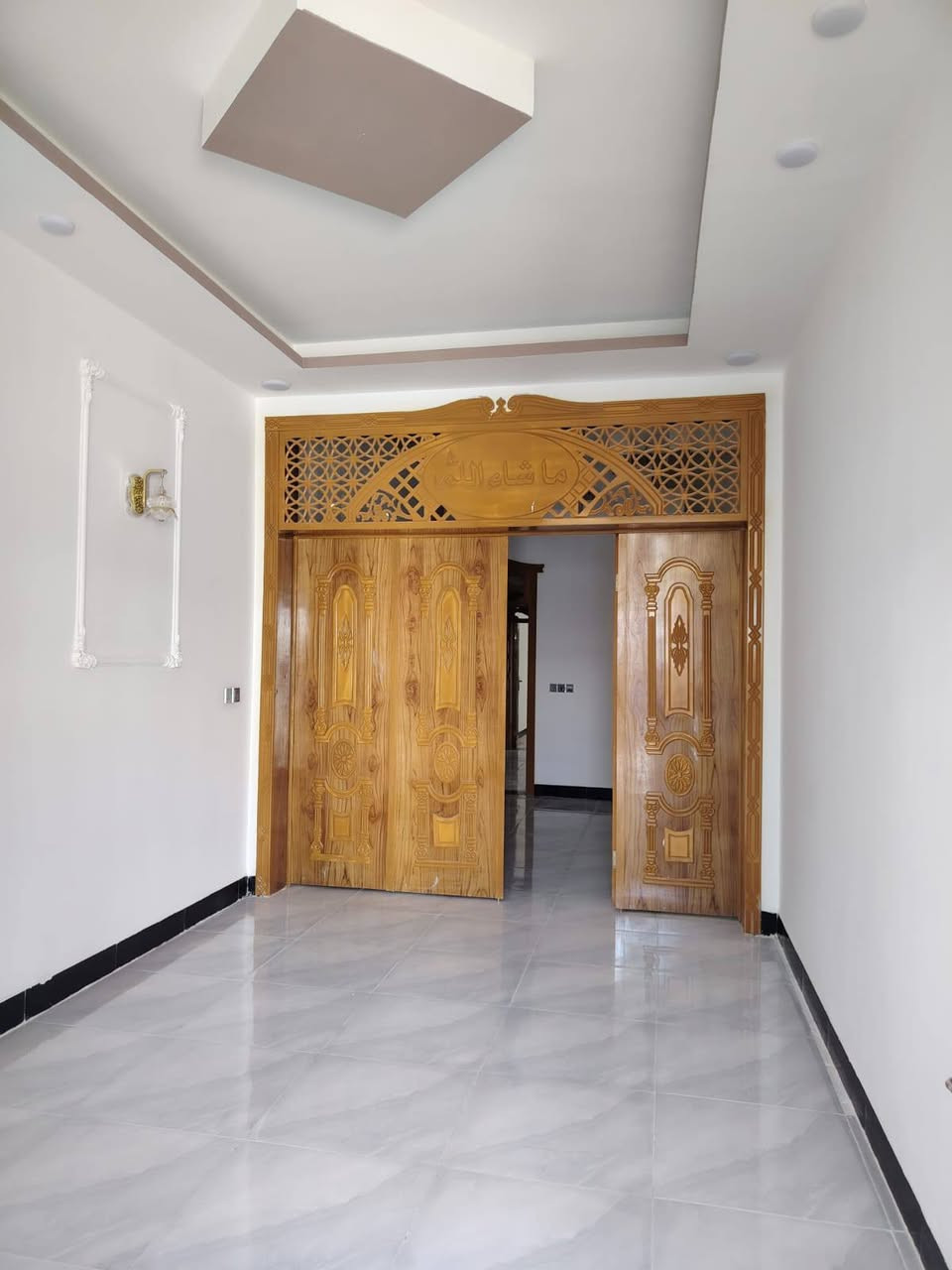 🏠 دار عدد 2 100م – النجف الأشرف
📍 بصف السوك مقابل ملحق قرية الغدير

🧱 طابوق جمهور | 🏗️ سقف كونكريت

🛏️ غرفة + ستقبال🛋️ صالة + 🍳 مطبخ + 🚿 حمام + 🌤️ منور    بناء حديث 

💰 40 مليون قابل للتفاوض

📞 ***********
