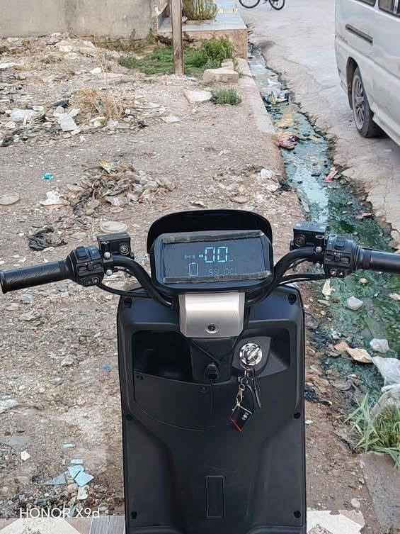 السلام عليكم 
ماطور🏍️ 318 الون اسود🦾🦸❄️
بعدو لوك 💯🔥 الماطور ماشي 65 كيلو🛣️ بعدو جديد💯🔥 ❄️
نضافه 90 🏜️🏞️🌠
تشغيل بصمه + كارت + سويج + كامل ملحقات + شاحنه 🔌🔋+ضمان على البطاريات🔋🔌🌲
السرعه 90✈️🛫
السعر 700 بي مجال جيتك 
العنوان موصل 
تواصل واتس او خاص ☎️📞
***********
