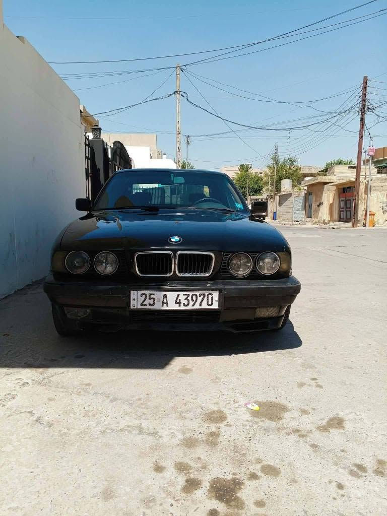 بي ام موديل 1991 وارد يابان محرك 525
كبس كير توماتيك فول مواصفات تبريد ثلج 
تايرات جديد صدر جديد ABS قفل مركزي 
سلايت جامات كهرباء كشن جلد سقف سلايت بجم عريض بدون ضربه صبغ عام جماليه 
سنويه مشروع وطني باسمي شرط تحويل 
كوبون بنزين بيهه 
مكان سياره كركوك 
سعره.  55
*********** كركوك, العراق
