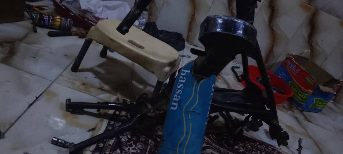 شاصي و سيبايه للبيع شاصي ادوات سعرهن 100 قفل كلش ٩٩ الف ما يصيرن مكاني بصره
***********
