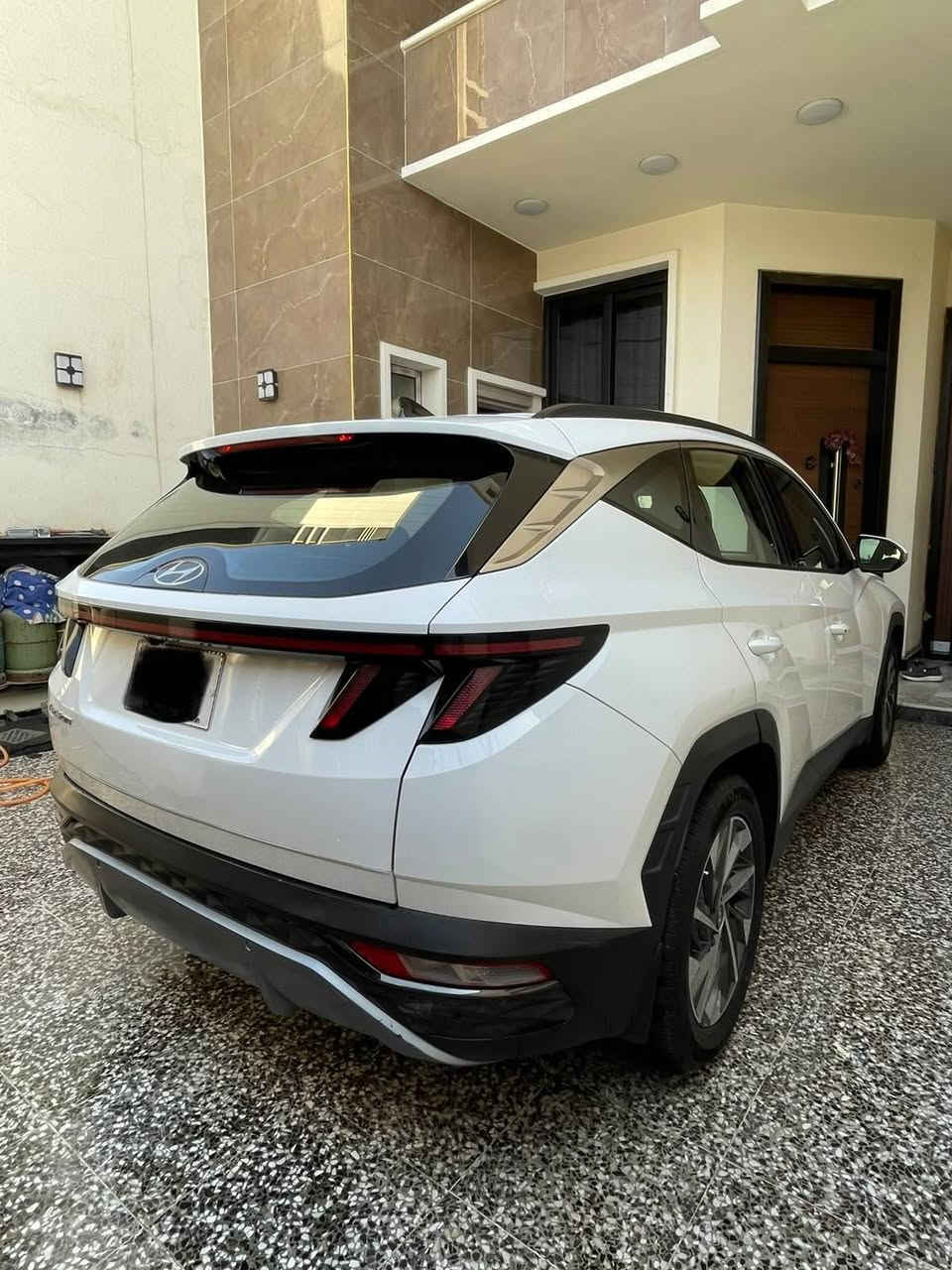 للبيع توسان موديل 2020 وارد خليجي 
السياره كفاله من الضربة والصبغ والتبديل 
بيها فقط بارد بسيط كير محرك كفاله تبريد ثلج 
تخم تاير جديد السياره فول مواصفات عدا الفتحه 
بصمة تشغيل بصمة ابواب مري شفط كشنات كهرباء 
تبريد قطعتين 
رقم بغداد الجديد بأسمي تحويل مباشر 
سنويه صالحه إلى 2031 
السعر 182 
للأستفسار ***********
عنوان بغداد
