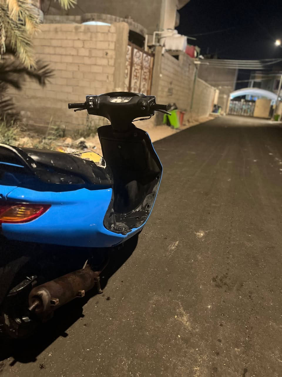 السلام وعليكم
الدراجه للبيع السعر450 وبيها مجال 
مكينه مفتوحه 
كهربائياتها يحتاجلها ترتيب 
  
كڤرات تجاري
العنوان البصره ابي الخصيب الطريزاويه***********

