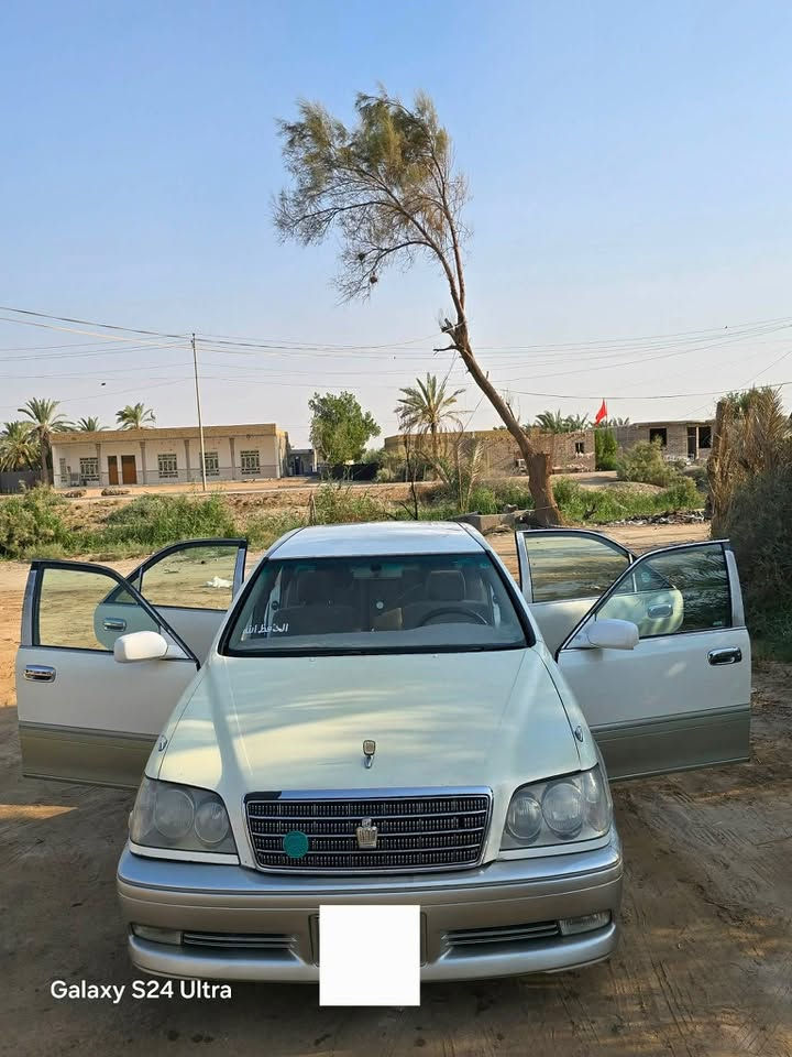 السلام عليكم ورحمة الله وبركاته
ملكة ٢٠٠٣ 
المواصفات ٤ دكم ماعدا الفتحة 
كشنات كهرباء
بردة خلفية كهرباء
مري شفط كهرباء
كروس مثبت سرعة 
تحكم الستيرن كهرباء 
غرفة نضيفة 
حدادية جديدة
تبريد جاهز
شاصي ٧٥ المرغوب
محرك D4 الكبير 

معاملتهه جاهزة هزه وفحص ومحوله ع الكمرك 
كل المعاملة الاصليه يمي
مكفولة من العيب الشرعي 
بيها احزام 
السعر ٧٠ وبيها مجال للشراء مستعجل ع البيع
ذي قار /سوق الشيوخ/ كرمة حسن
***********

