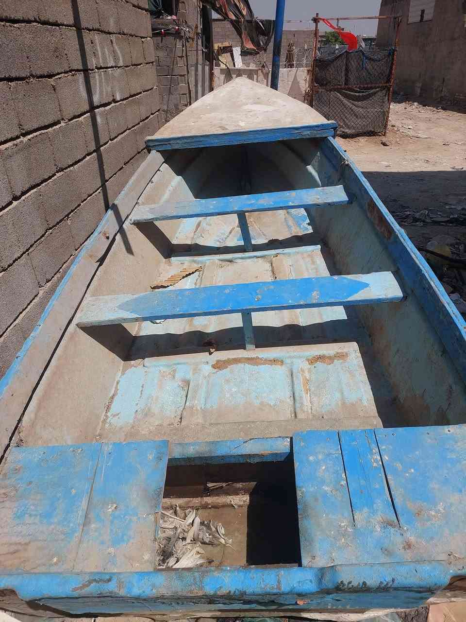 زورق للبيع مكاني بغداد حي اور السعر ٧٥٠الف ***********
