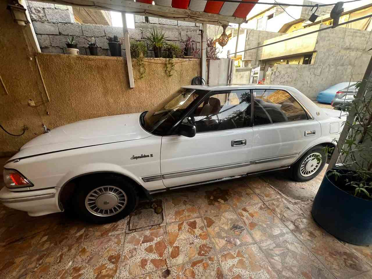 سلام عليكم من رخصه لادمن للبيع سوبر هارتوب 90  ابيض اللون ايسر اصلي تخم تاير بطاريه جديد السياره بسمي تحويل ثاني يوم ثلاجه داخليه سلايد روف المقاعد الخلفيه مساج تبريد شغال خير من الله سياره حلوه مكفوله  لاتصال ***********العنوان بغداد الفحامه
