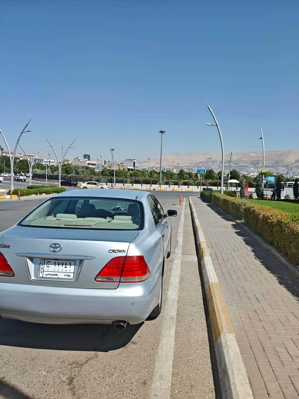 سلاوی خوا لە هەمولایەک
شاهینە 180
کۆدی نیە
کەم بەنزین خۆر 
بە شەرتی گیرو مەکینە
تەقەو رەقە بە شەرت تەبریت بە شەرت 
ڕەنگی بەحریە
2005
138رۆشتوە
پیشودوا حاسە 
بی سروف 
سعری 42 یەکتۆز مەجال 
***********
