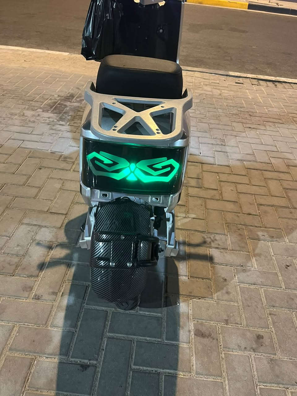 سلام عليكم دراجة كاسحه مديل 2025
6 باتري حجم 32 دبل

سرعه 65حقيقي دراجه طياره✈️

الدراجه كلش حلوه و نضيفه المداكر كاربون فايبر 

نضامR رجوع بيه ام بي ثري

دبل اشاره اشاير يمنه ➡️و يسره ⬅️

الدراجه كامله مكمله لايت عالي ناصي🔦 نشره🚥 بطاريات نضاف كلش السعر575الرقم ***********العنوان البصره القبله حي القائم  الدراجه نازله حاويه من الصين ما صاله هواي
