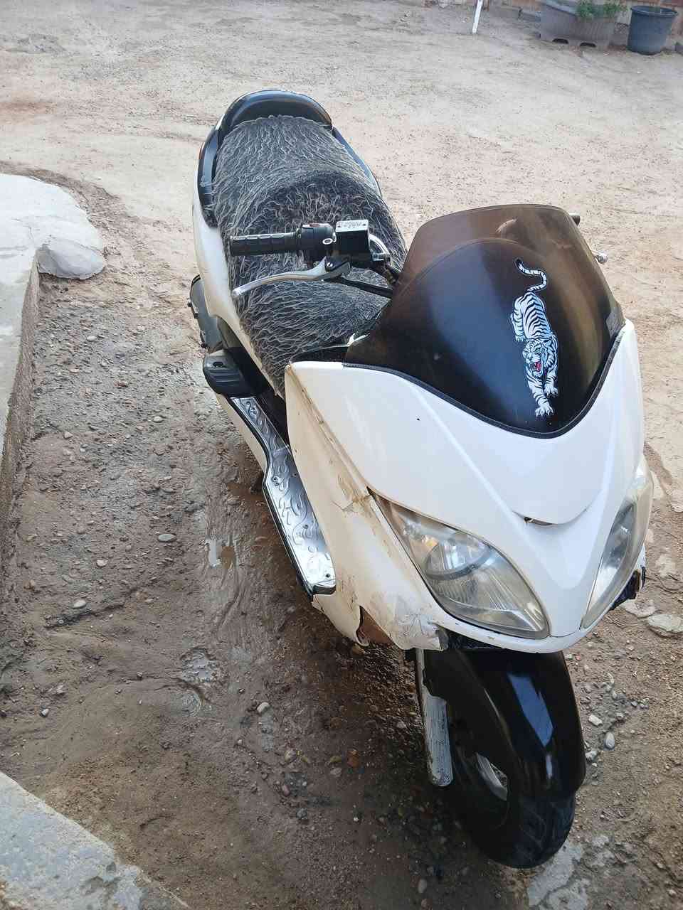 نسلام عليكم فورزة صفر 8البيع 400 وبيهه مجال شغاله بيهه نقوصات قليله مكاني المدينه بني مصور خاص او واتساب هاذ رقمي ***********
