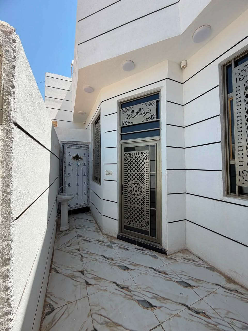 كربلاء المقدسه  قرب السفاره التركيه
السعر (٥٨) مليون بس 

قرار محكمه مباشر 

مساحه (١٠٠) متر طابق واحد 

بناء حديث زيرو مامسكون 

جميع الخدمات متوفره 

السعر (٥٨) مليون 

باقي التفاصيل ومزيد من المعلومات 

علاء العبودي 

***********——***********
