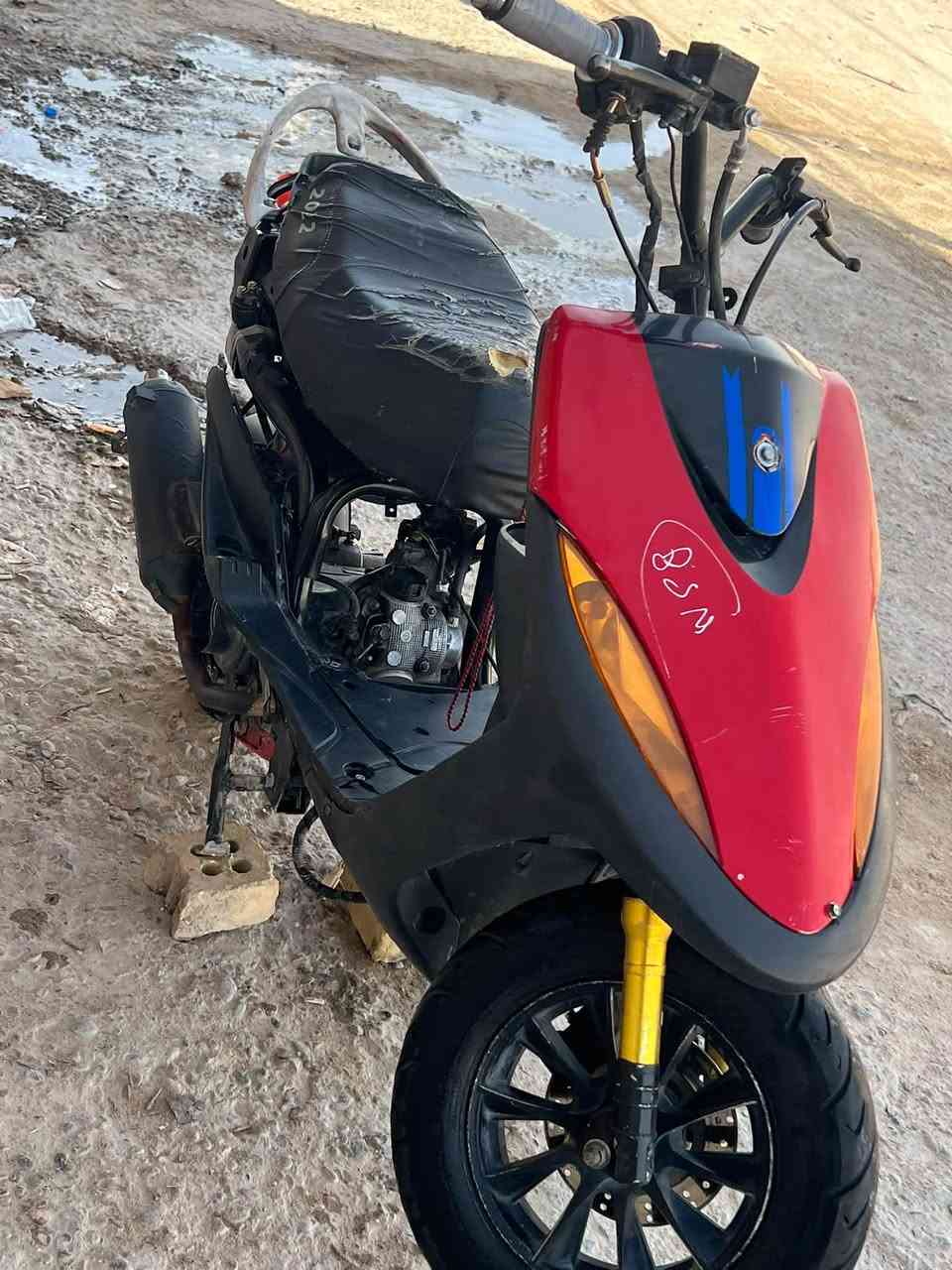 سلام عليكم ورحمة دراجه ماكس بس مكينه فراشه
غراظ رياضي فول نضافه 

السعر 350بيه مجال حك الجيه رقم ***********بس واتساب
