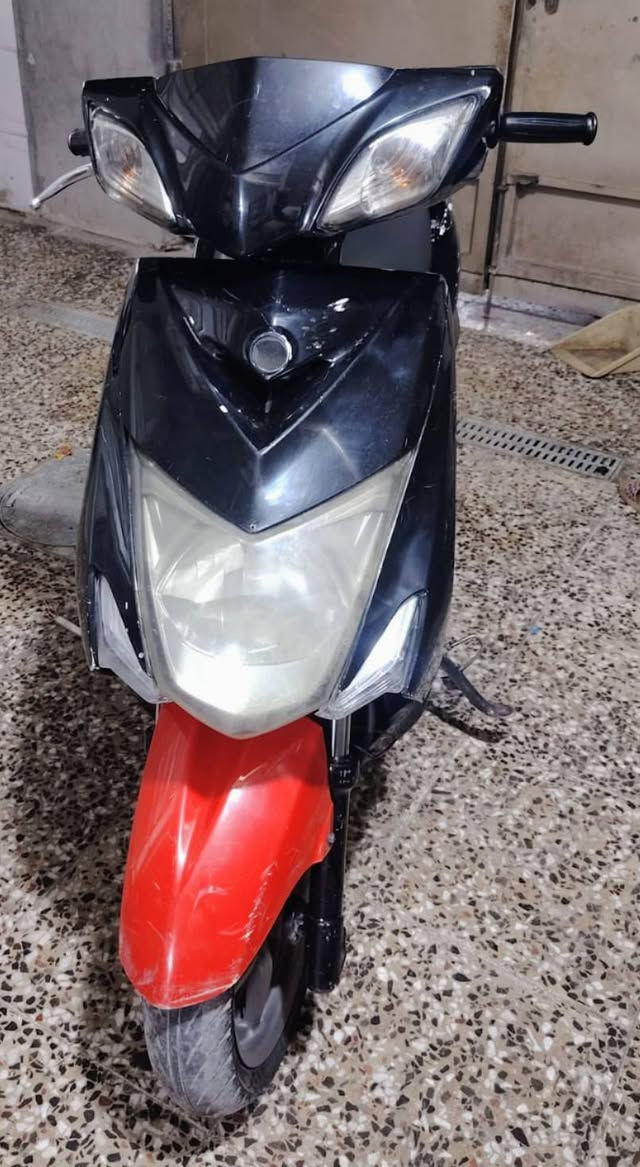 سكنز لد حديث للبيع السعر مليون و200 وبيها مجال ***********
