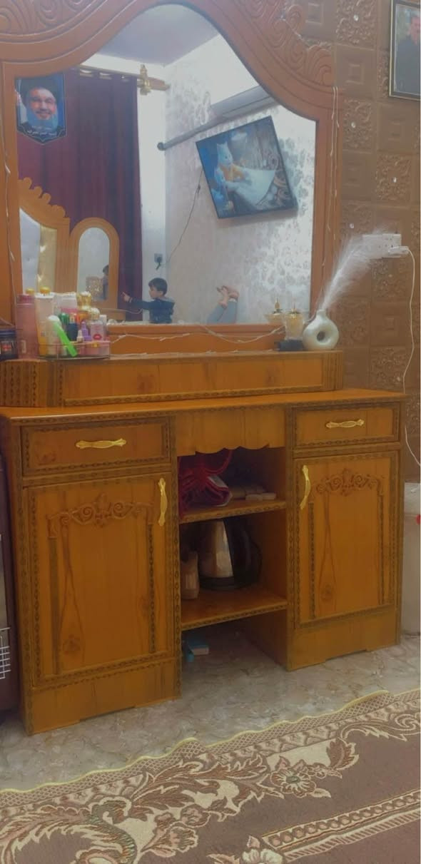 سلام عليكم غرفة أخشاب عراقية صاج جديدة الله شاهد زلغ مابيهه ب٨٠٠وبيها مجال بغداد *********** بغداد, العراق
