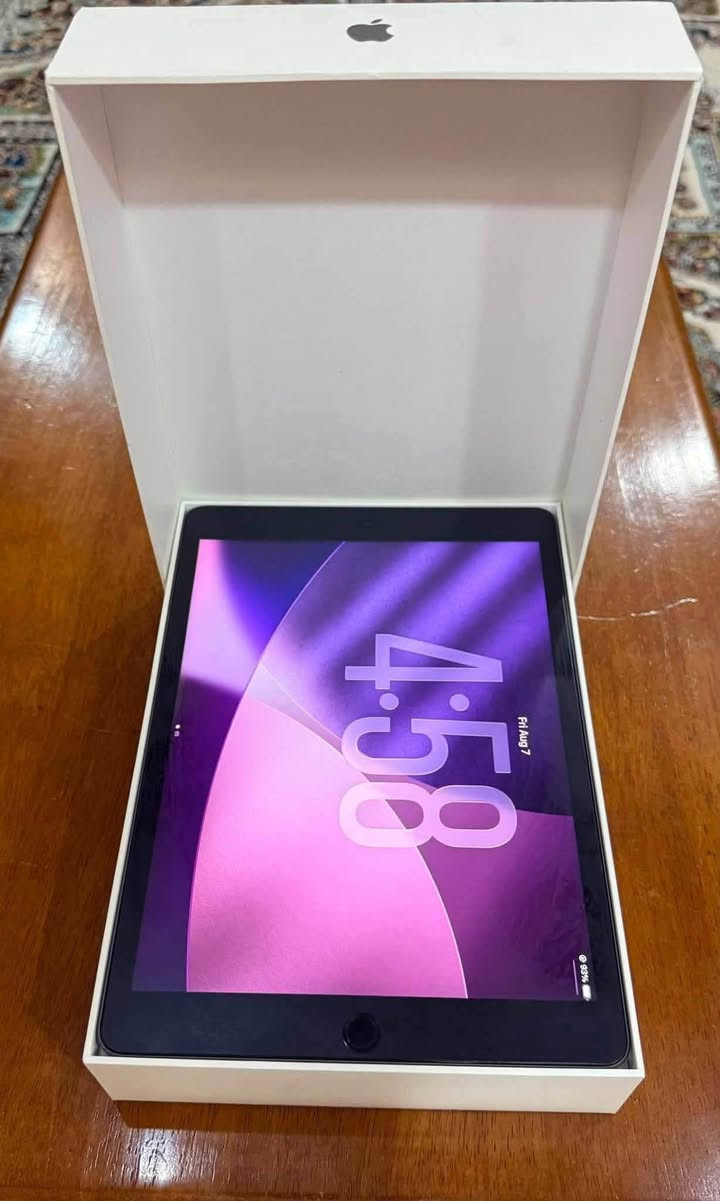 ايباد 9
ذاكره 64
بطاريه 89
ملحقاته كارتون وكفر فقط
نضافه 100% استخدام دراسه 
السعر 300 وبي مجال قليل ولحد ينطي سعر من كيفه موجود خاص 
للاستفسار واتساب فقط
***********

