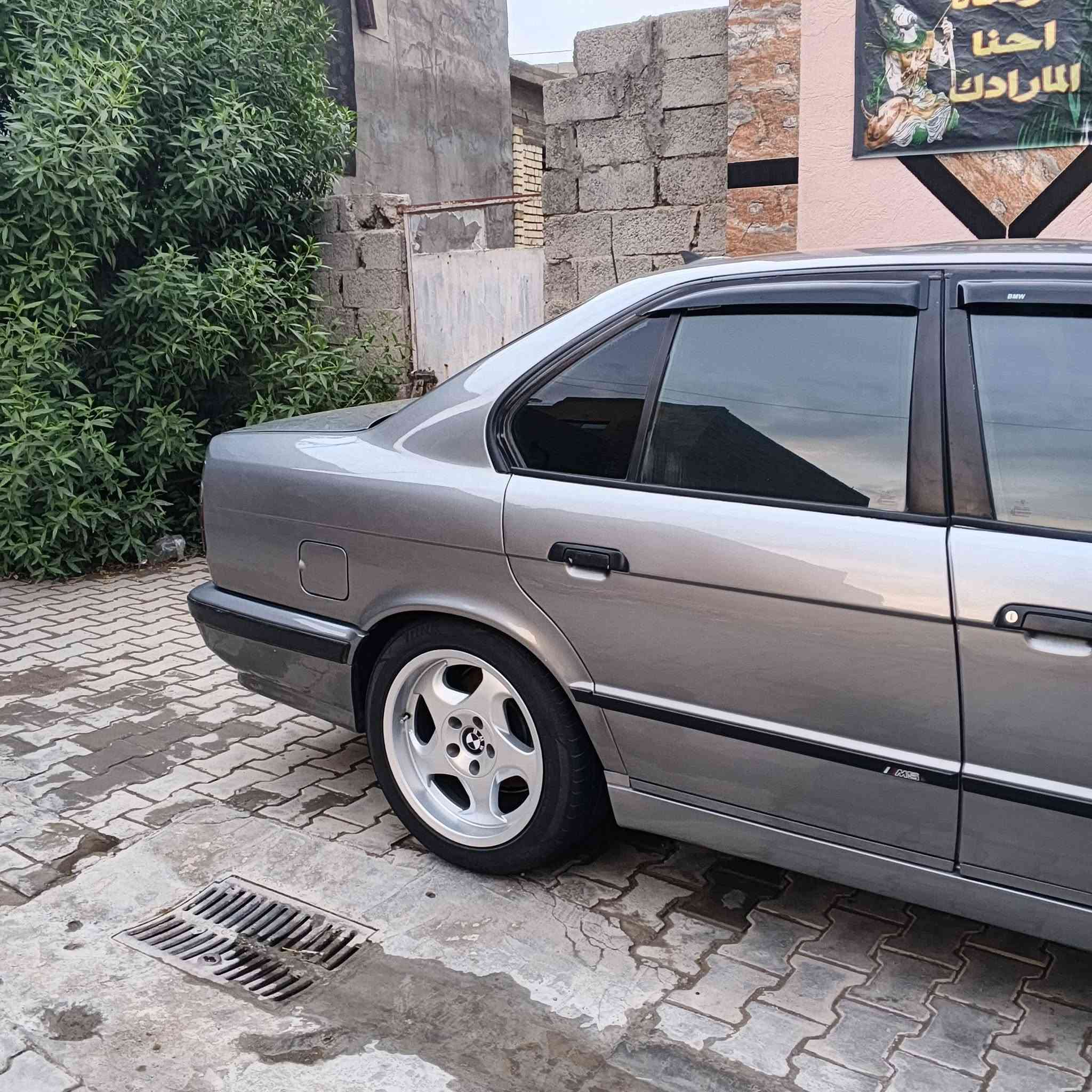 بي إم ٥٢٥ • ١٩٩٢ • الزعفرانيه
