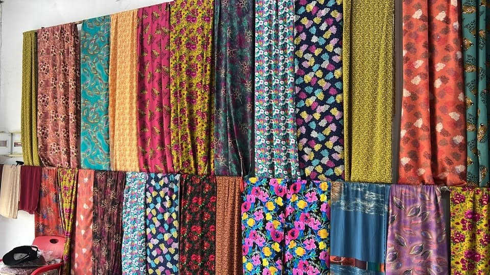 يسرّنا أن نعلن لزبائننا الكرام عن وصول أحدث وأرقى تشكيلة من الأقمشة الإيطالية والفرنسية المتميزة بأعلى درجات الجودة، التنسيق، والأناقة التي تليق بمناسباتكم المختلفة وبأسعار مناسبة في (اقمشة الامل )ويوجد خدمة توصيل داخل قضاء العلم
📍 العنوان:
العلم - شارع الأطباء - مقابل صيدلية اللؤلؤة المركزية.
📞 للاستفسار والطلب: ***********
