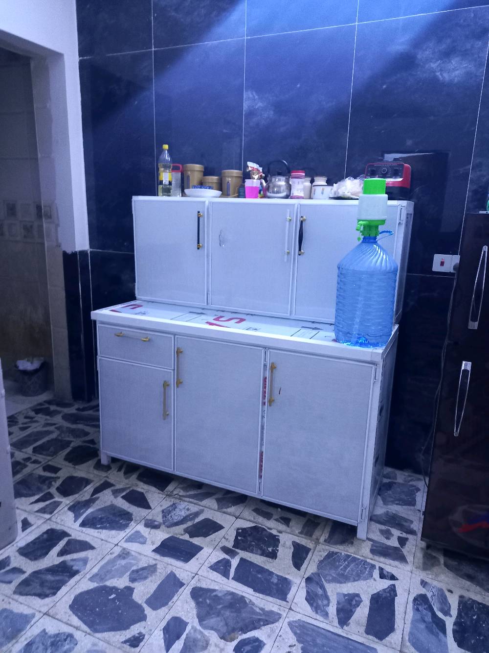 اثاث للبيع مستعجل ، مكاني بغداد كويريش قرب علوة الرشيد

سبلت توسوت انفيرتر طن ونص جديد استخدام شهر سعره ب 500 الف وبي مجال بسيط 

مبردة كشر نظيف شغاله ( عطل دكم تشغل واتر بام وسرعه عاليه فقط ) سعرها 75 الف وبيها مجال 

غرفة نوم نفرين تركية ب.400 الف وبيها مجال للشراي

ميز طعام تركي خشب ثقيل ب 150 وبي مجال بسيط

طباخ وفرن 4 عيون نوعية ممتازة ب 150 الف وبي مجال 

دبة غاز ب 60 الف بيها نص 

كاونتر وسنك وملحك مرمري ب 300 الف وبيها مجال للشراي

ميز بلازما تركي سعر 125  الف وبي مجال 

طبله وسيطة خشب ب 60 الف مجال بسيط

مرايا ديكور خشب ب 35 الف 

طيور حب زوج ب 15 الف 

دووشك طبقتين  نفرين نظيف صار شهر من اخدته ب 100 الف رايده 

جزامة خشب ثقيل ب 60 الف 

ثلاجة نوعية ثراك جديدة بضمان بعدها ب 250 وبيها مجال 

بردات جديدة ب 50 وياهن بواري 

خلاط ب 15 الف جديد 

بنكات سقف 3 جديدات كلهن ب 50 الف 

 (( رجا المو شراي لايراسل 🙏))

مكاني : بغداد كويريش 

:قمي : ***********