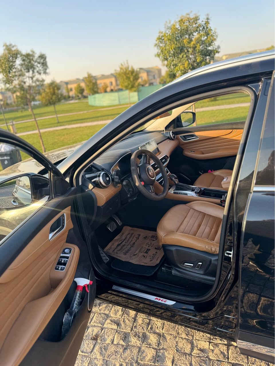 MG-HS-20T
مواسەفات HS
مۆدێل-٢٠٢٢
داخلی-قەیسی 
رۆشتوە136000km 
رەقەم مۆبایل واتس ئەپ -***********
شتەکی کیباروو جوان یەک دەرکە لێدرانی هەیە بەحەستەم ژورێی گرتیە سەحرەکی موناسبوو جوان Singapore
