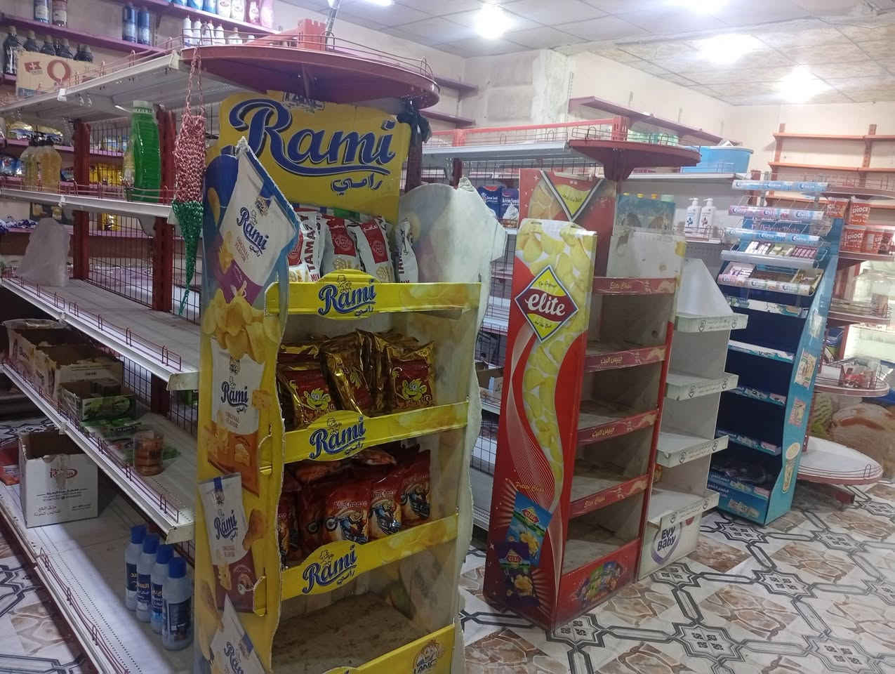 للبيع اسواق ام البنين ركن مكان العوجه مقابل شارع ابو صلاح سعر 12 وبي مجال ***********
