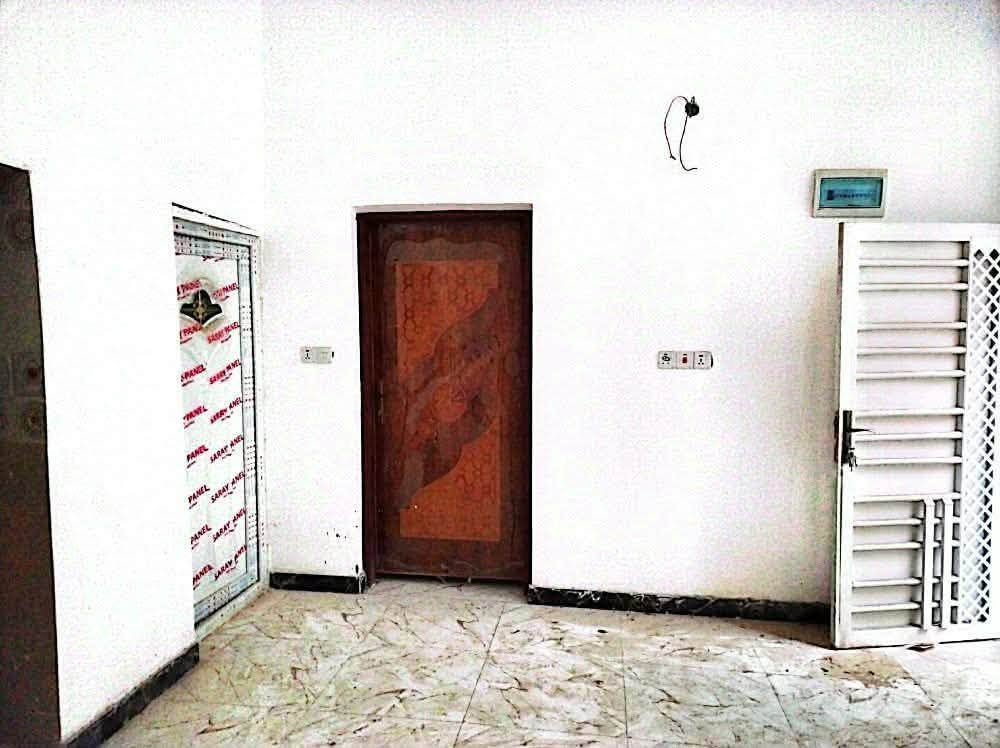 بيت ١٠٠ خلفي للبيع
العنوان الناصريه الفداء مقابل المدرسه الصينيه يحتوي على غرفه وصاله ومطبخ واستقبال وصحيات داخليه وخارجيه وطارمه
علما
البناء حديث٢٠٢٦
الرباط كونكرينت
السقف كونكريت
السطح  اشتايكر السعر التفاصيل المراسلة واتساب 
***********
