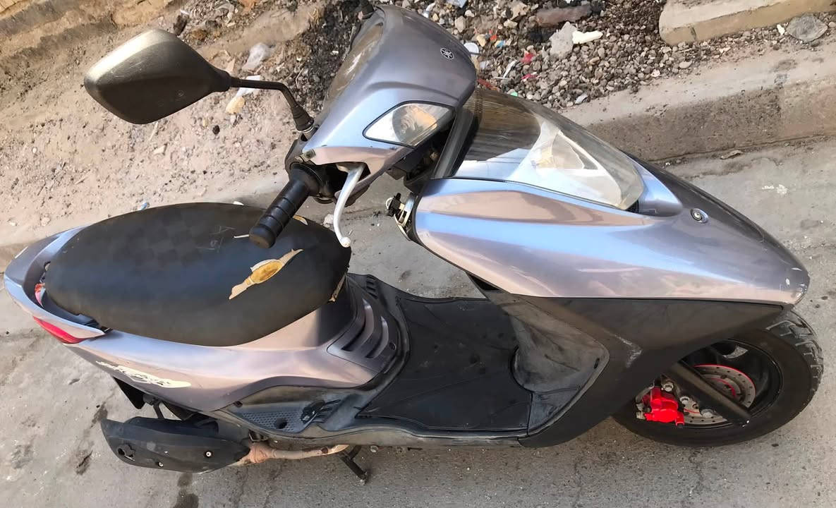 بريز نوزل جديده منزلهه من معرض يوسف جويه دبل سويج اوراق كل شي كامله بأسمي تجي تفحص وتقتنع يلا.ملاحضه فقط الكسر هاذه الي بيهه الباقي كل شي بيهه مكفول الشراي يتصل ويدلل وخادم *********** بغداد ألشعب الثعالبه
