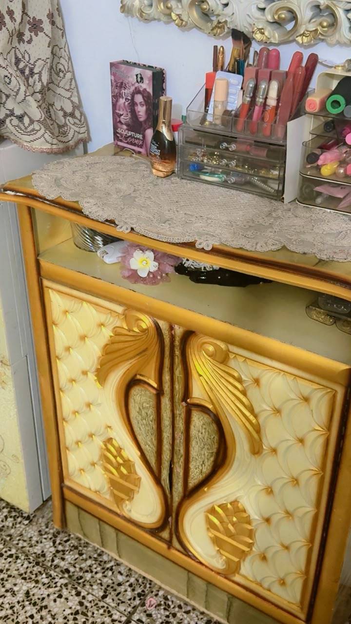 غرفة • للبيع • سجاد