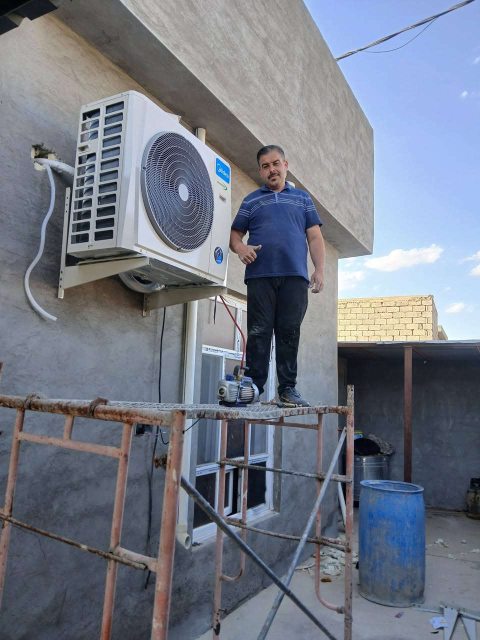 تنصيب مجموعه من السبالت صيانة وتركيب اجهزة التكييف أعمالنا حسب مواصفات الشركات المصنعه ضمان وجودة العمل لسنا الوحيدين ولاكننا الأفضل
 الانبار الخالديه ونواحيها
ابو شمس ***********
