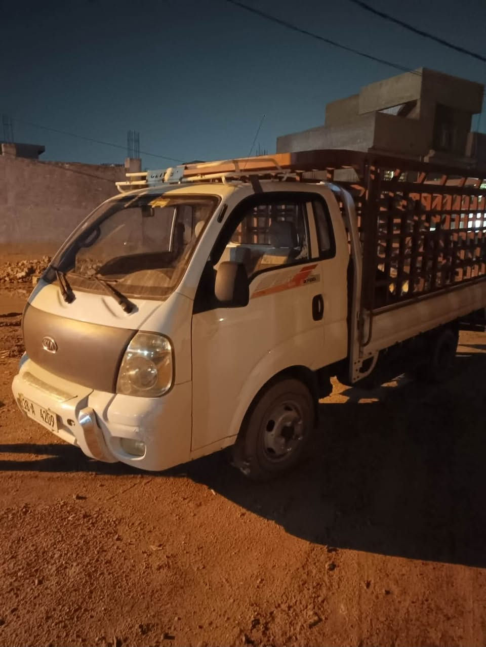 سياره • موديل ٢٠١١ • بغداد`,`مكفول شاصي`,`مكفول مكينه`,`مكفول كير`,`ضر...