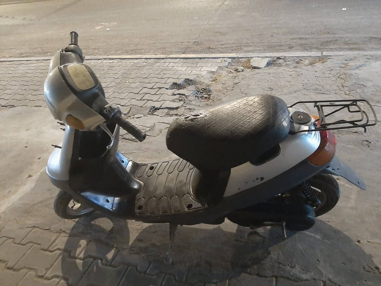 متاح دراجة بطة مفتوحه مره ومجفته اصلي كلهه شغالة مابيهه نقص اي شي مكينتهه حلوه لا روله ولا كير الشراي يتصل ويدلل ***********
