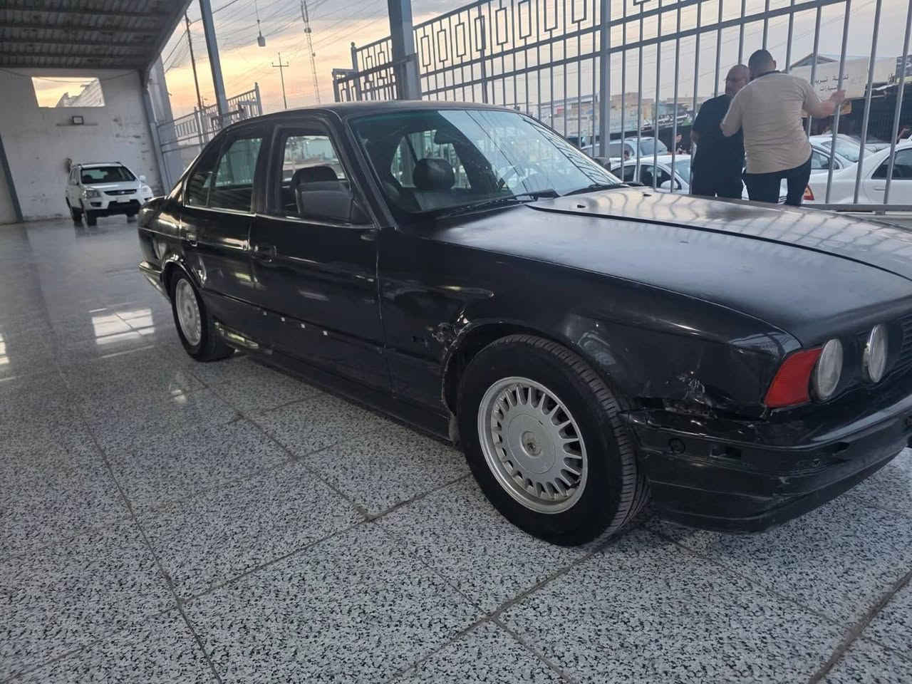 بي ام ٥٢٥ • ١٩٩٠ • جانب الايسر