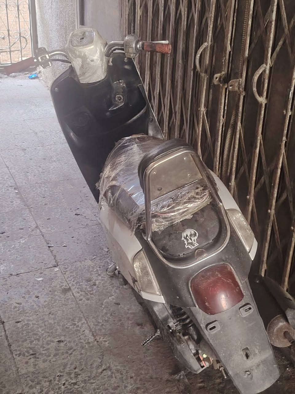 سلام عليكم دراجه بوليس شغاله يرادلهه باتري رايدهه 400وبيهه مجال ***********
