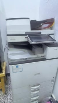ريكو MP C4504 • ٤ ألوان • مستعملة تحتاج صيانة