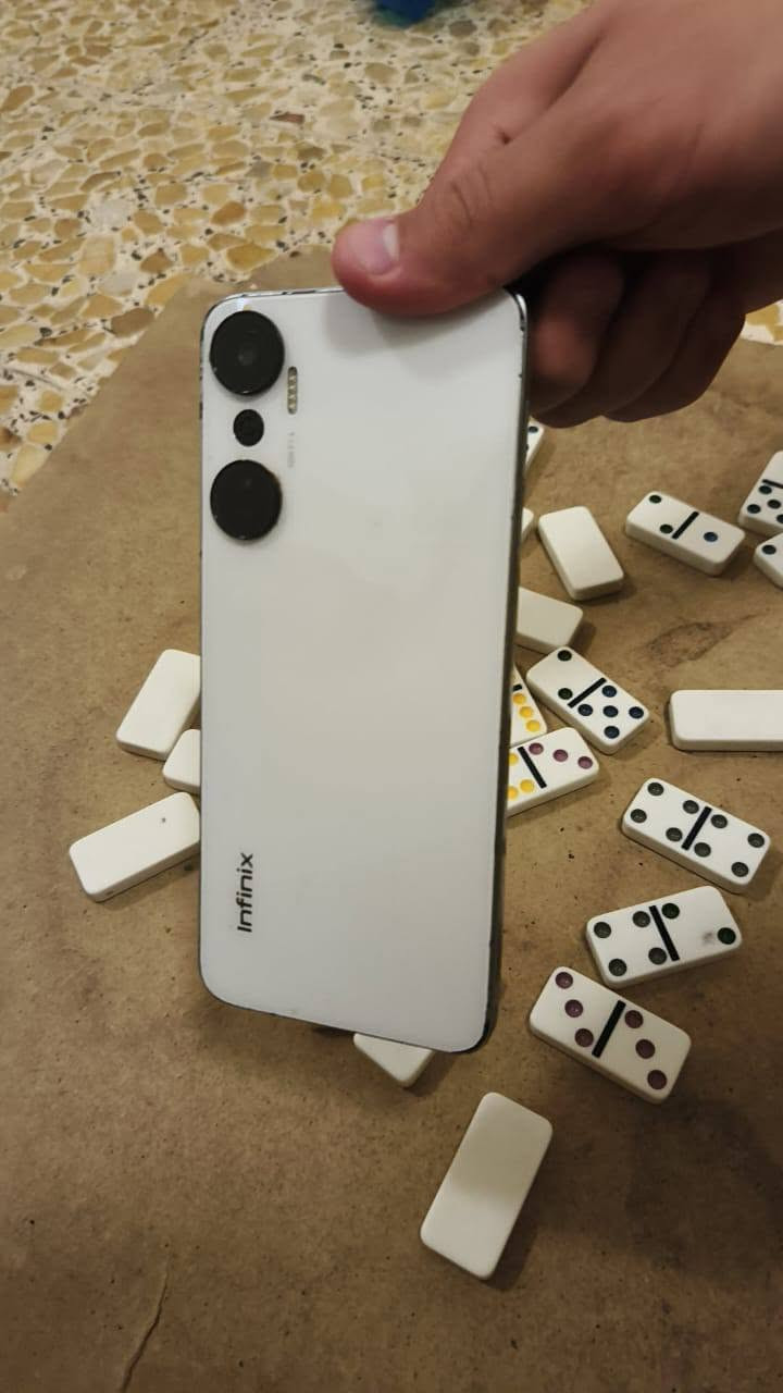 سلام عليكم جهاز انفنكس هوت 20 للبيع  كسر بلشاشه بس شغال اللمس مابي شي وكسر بلكامره مثل ماواضح بلصوره مامأثر على تصوير سعره 50 قفل مكان نجف سايدين نصر ميلاد  للاستفسار واتساب *********** فقط واتساب
