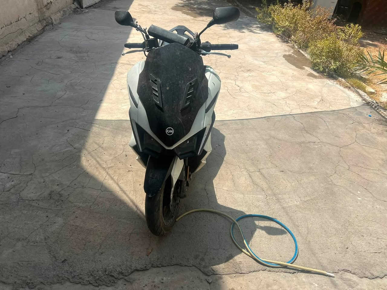دراجة sym رقم بغداد
دراجه مرقمه ورقمها بغداد ماخذيها ب الاقساط السنويه ب اسم عجلة الخليج تخلص الاقساط وتتحول ب اسمك (اوراق كامله مال شراء )
ناقصها بريك خلفي وقايش مال قياس كيلو متر  دراجه نضيفه ومرتبه وهاي صور كدامكم كل تفاصيلها وجوانبها 
السعر مطلوب مليون ونص وبيها مجال بسيط حك الجية 
للتواصل *********** المكان بغداد البياع -شرطة الخامسة
