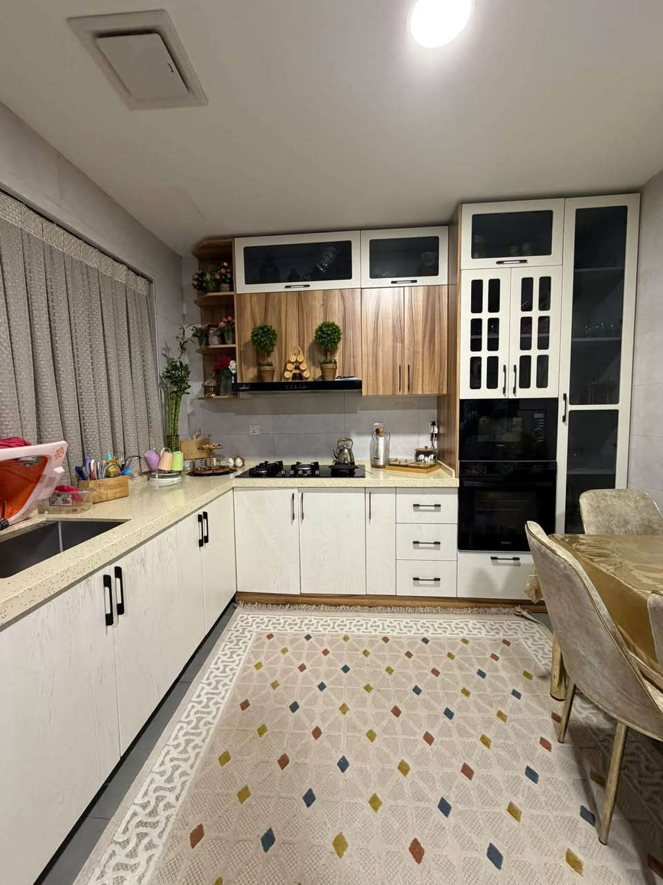 سلام عليكم عندي هذا المطبخ تركي معروض للبيع بدون اجهزه كهربائيه ***********

نص مكتوب في الصور:
- Home
- LIBRONIC