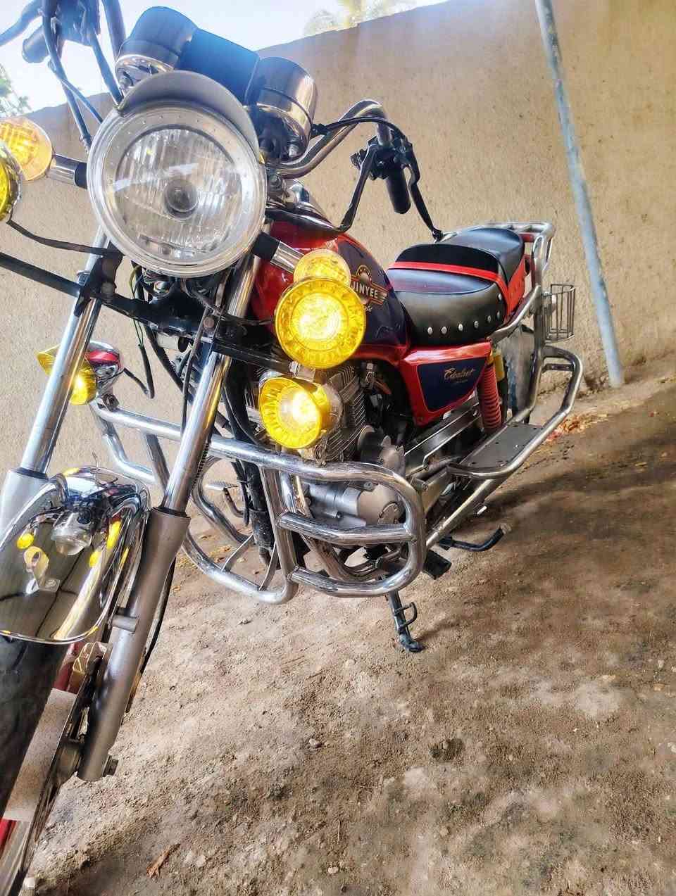 للبيع دراجه جمره جوندا جني  🔥🏍️
مكفولة من كلشي، ومعمّرة على آخر حباية 👌
الكهربائيات كلها شغالة وما ناقصها شي: سلف ✅ لايت ✅ هورن ✅ بلاجكتورات ✅ تشغيل عن بُعد ✅ إشارات ✅
الدراجة ما ناقصها ولا برغي، سرعة وشلعة، ومعدلة خير من الله، جاهزة للشغل والاستخدام وما تحتاج تصرف عليها ربع دينار.
🔹 الموديل: 2016
🔹 الأوراق: أصولية
🔹 المكان: كربلاء – الحسينية
📞 للاتصال: ***********
