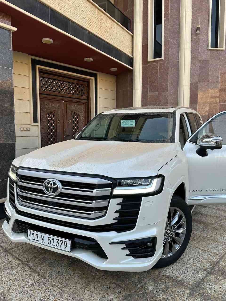 سلام عليكم لاندكروز للبيع فول موصفات موديل 2023 VXRتون تيربو بريم مقفوله من كلشي حته من الخدش ماشيه 38 السعر 73 وبيه مجال للشراي رقم الهاتف ***********

