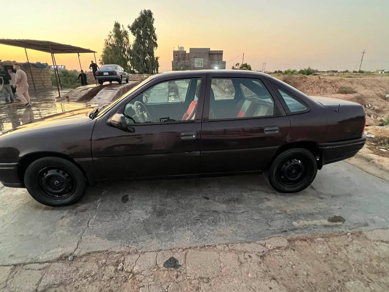 اوبل فكتره مديل 1992
محرك 1800 
كير محرك صدر شرط 
مصبوغه عام 
تايرات جديد
تحويل مباشر 
بدون خياس ماعدا الجاملغ الخلفي مصلح 
مكفوله من طخه من حادث
السعر 42 وبيها مجال 
العنوان سامراء العباسيه 
***********
