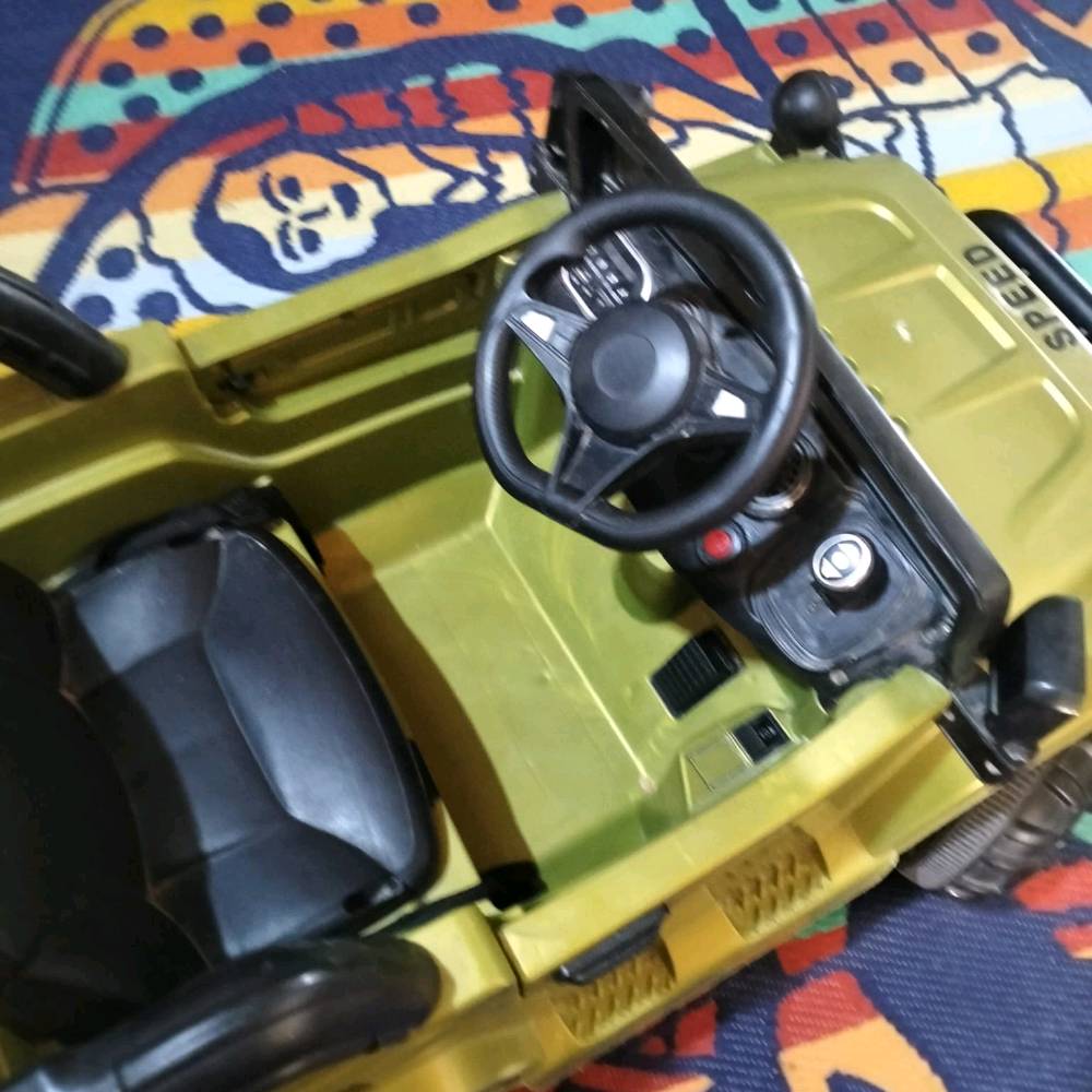 🚗🔥 سيارة شحن أطفال للبيع 🔥🚗
حلوة ونظيفة وحالتها ممتازة 😍
🔋 شحن + ريموت كنترول
🎁 هدية حلوة للصغار
💰 السعر: [125الف]
📍 [كوت شارع النفط]
📩  مراسلة خاص