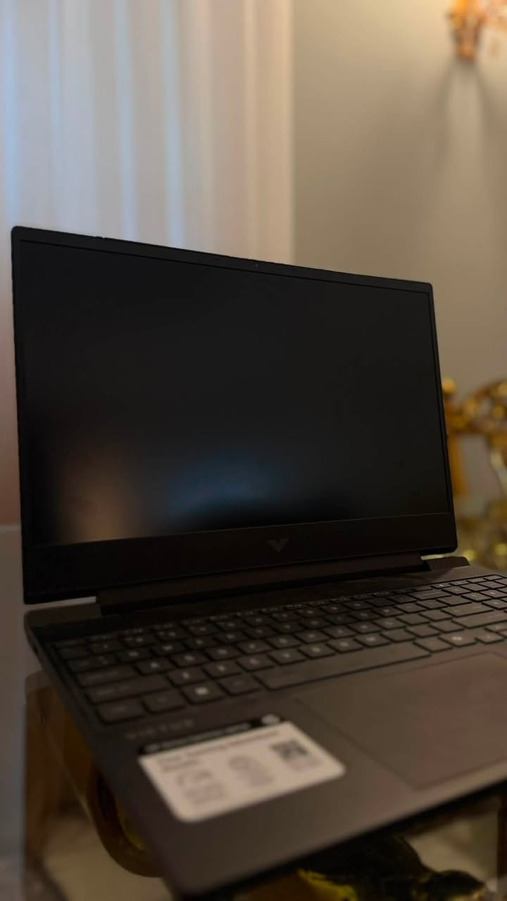 السلام عليكم 

لابتوب HP Victus كيمنك
جهاز قوي ونظافتة 98% 
مواصفاتة 
Rtx4050
Ram 16 g 
Ssd512
شاشة بتردد144Hz 

استخدامها جداً قليل 
السعر مليون و50 
عنوان بغداد 
***********
