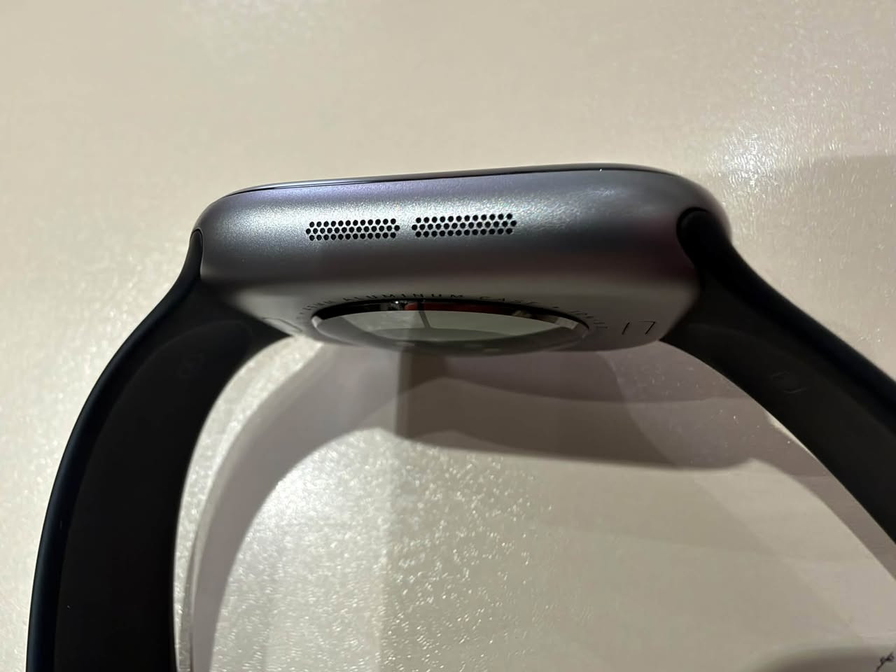 Apple Watch Series 11 . 46 
نضافتها 100‎%‎ بطارية 100‎%‎ زلغه وحده مابيها داخل الضمان كارتون ضايع فقط شاحنه الأصلية وسير درع ولاسق شاشه وياها وسير اضافي 
بغداد *********** واتساب فقط
