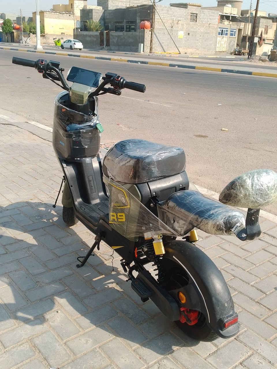 دراجه شحن للبيع موديل 2025 دراجه حلوه ونظيفه كلش خمس بطاريات سرعه 109 دراجه حلوه ونظيفه مال جناي بطاريات 32 امبير مكان البصره القبله سعر الدراجه 350 وبيها مجال للشراي والشرايه ***********
