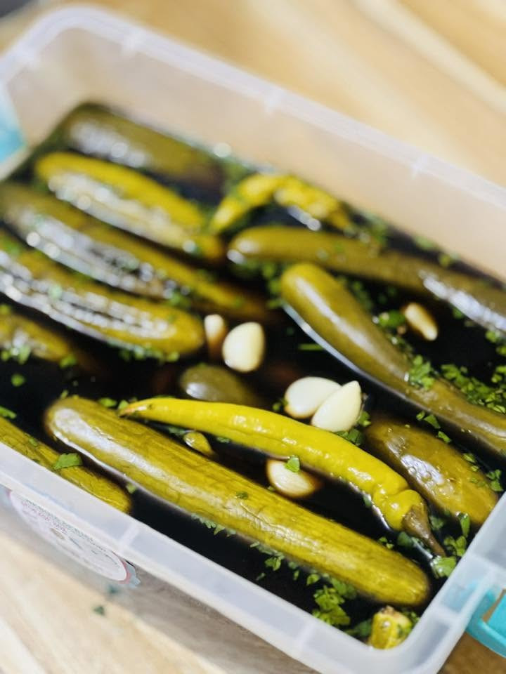 نظافة وطعم يفتح النفس 😍🥒
محضّر بالبيت بكل حب واهتمام، ونظيف ولذيذ ويستاهل التجربة 🌿✨

اللي يحب الطرشي البيتي الطيب، لا يفوّتكم ❤️

خيار محشي مواد درجة اولى وطعم يجنن 😋

توصيل ١،٥٠٠داخل مركز ناصرية // لطلب (***********)
