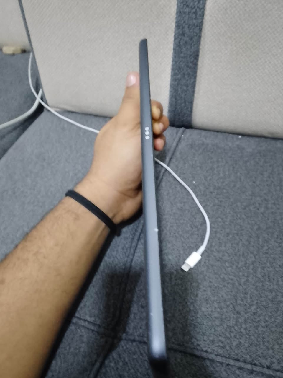 ايباد 9
ذاكره٢٥٦ 
قطعه ممبدله بي كله بلادي 
ويا كارتون ماته جهاز كله نضيف 
بطاريه  ٨٨ تخبل ما يصرف 
مكاني بغداد الشعله 
السعر ٢٨٠ وبي مجال   ***********

نص مكتوب في الصور:
- Pppppppp