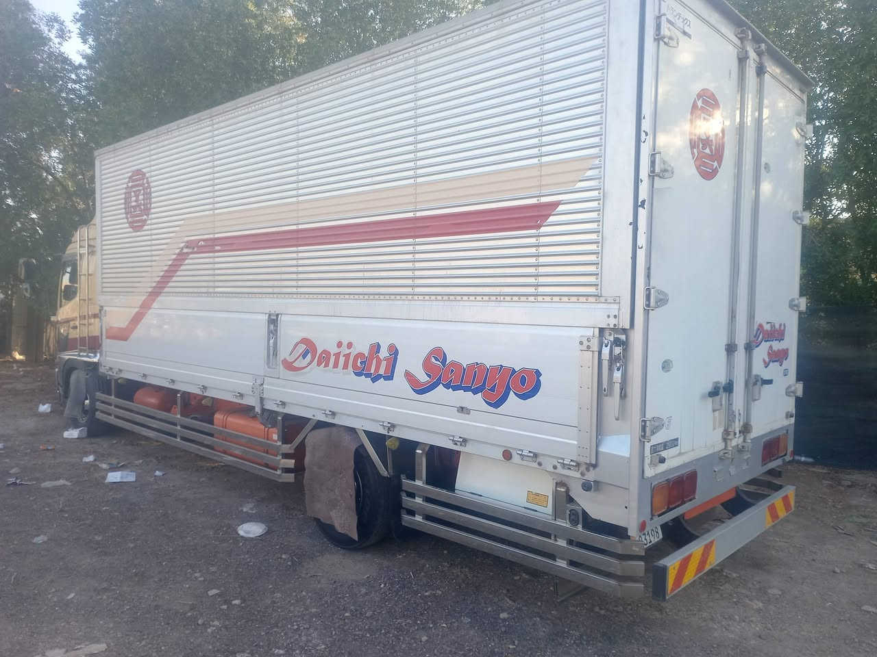 سلام عليكم البيع رقم بغداد بسمي ٥سلنتر كفالة عام السيارة سيارة جاهزه من كل شي السعر ٢٨٠ بيهه مجال ***********
