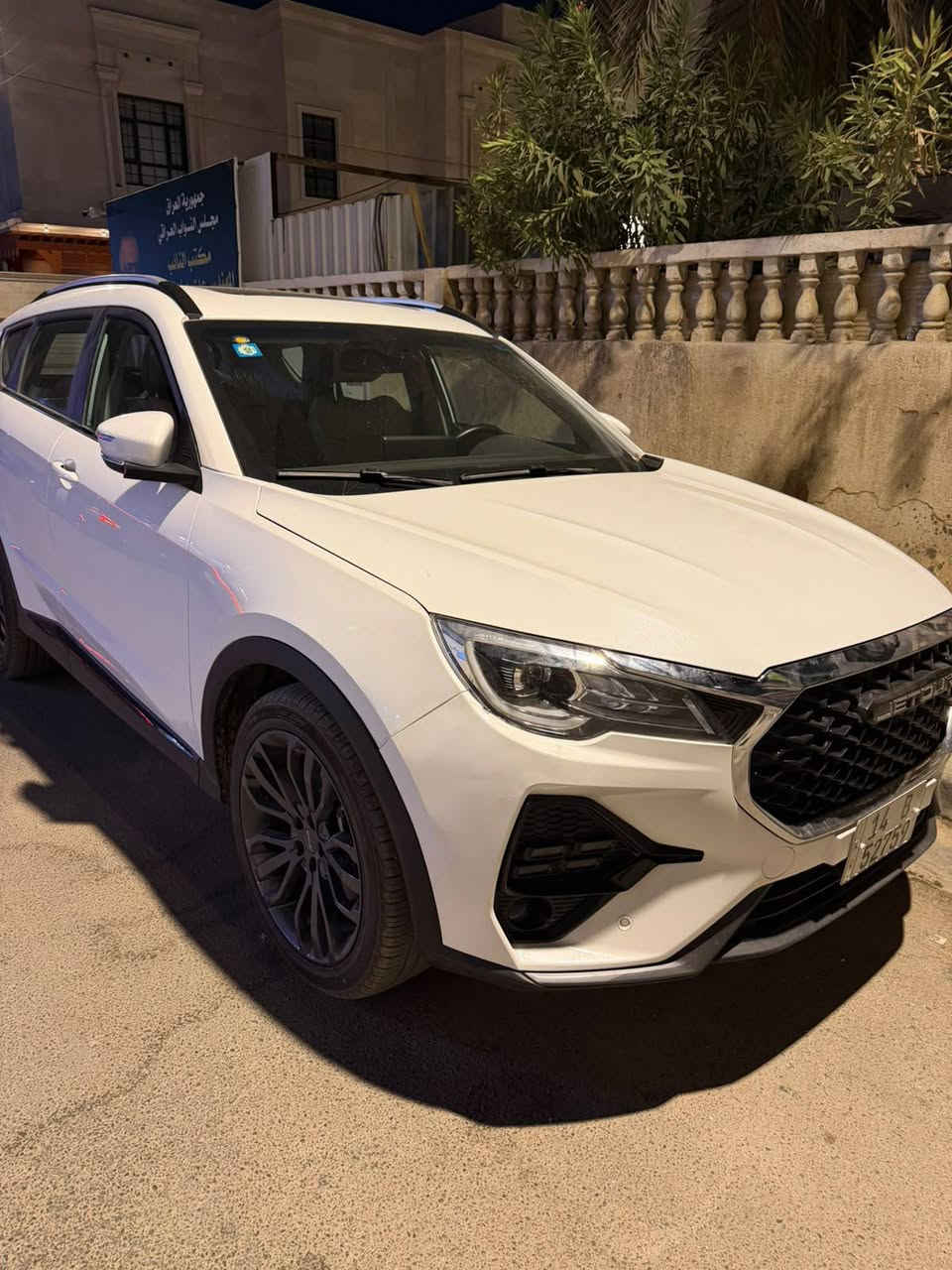 🚗 للبيع: جيتور X70 موديل 2026
المواصفات والتفاصيل:
الموقع: البصرة - التنومة
اللون: أبيض
الموديل: 2026
المسافة المقطوعة: ماشية 17,000 كم فقط
السقف: فتحة سقف بانوراما
سعة السيارة: 7 راكب (عائلية وواسعة جداً)  
الضمان: داخل ضمان الشركة لمدة 10 سنوات  
المحرك والتكييف: محرك توربو، تبريد ممتاز وتكييف مركزي لجميع الصفوف
الميزات: شاشة لمس حديثة، كاميرات، عدادات ديجيتال، مثبت سرعة، وأنظمة أمان متكاملة
الحالة:
الجاملغ الأيمن بيه تعديل بارد  
المكينة مبدل بيها بستم فقط  
💰 السعر: 22 مليون عراقي (وبيه مجال للطيبين)  
📞 للتواصل والاتصال: ***********
