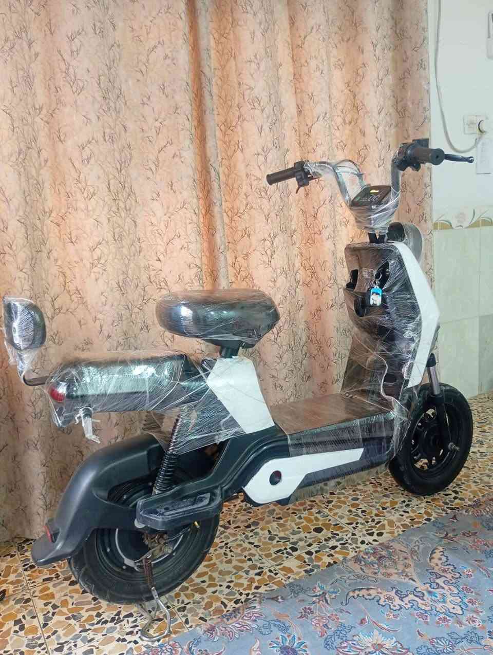 دراجة شحن • استعمال قليل • بطارية قوية