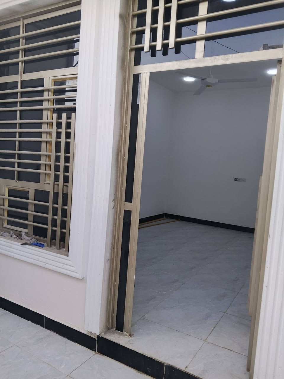 بسم الله. 🤲 مشتمل.. للبيع 100 قاطين. 5في 20.طابو زراعي سند 25 ملك صرف.... العنوان بعقوبه. دور الزراعه الثالثه قرب تقاطع القدس..يحتوي ع استقبال +صاله +مطبخ وغرفة نوم +صحيات ومنور.. الطابق الثاني صاله وصحيات وغرفة نوم.. السعر 73 وبي مجال للاستفسار الاتصال على الرقم ☎️***********..
