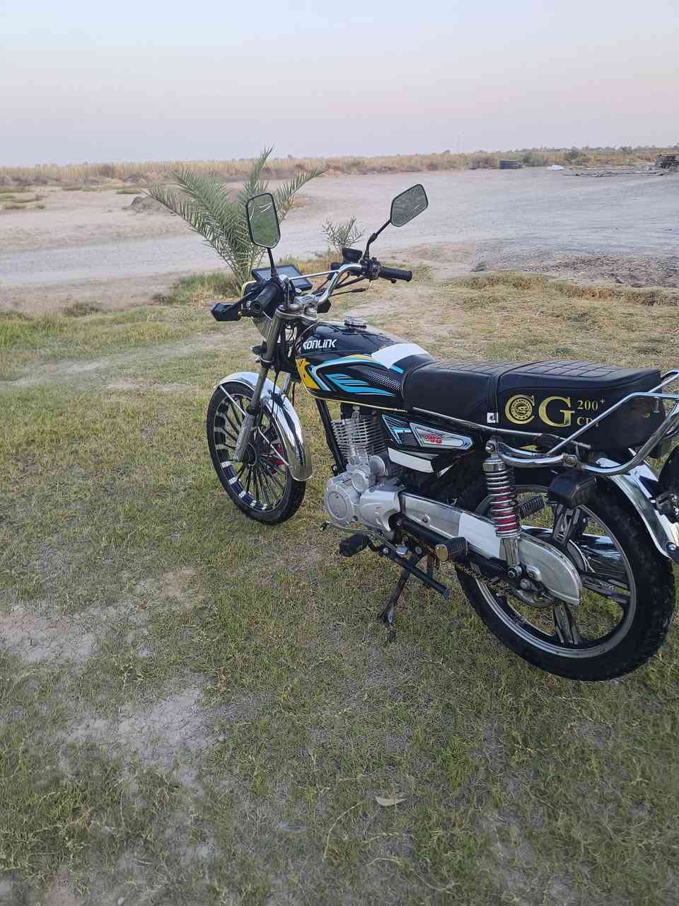 للبيع سولك موديل 26 محرك 200 ss مكفول ما ممدود عليه سبانه كهربائيات كلهه شغاله بصمه تشغيل عن بعد السعر 725 وبيهه مجال المكان الكرمه ***********
